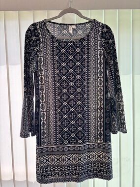 Tacera Navy and White Geometric Print dress